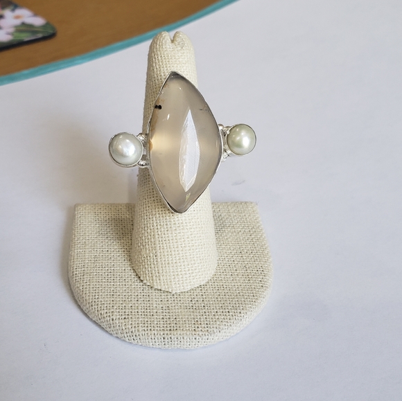 Handmade Chalcedony Peral Gem 925 Ring - Picture 2 of 11